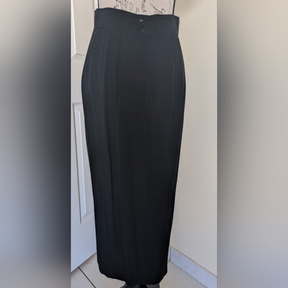 VINTAGE Black Skirt With 2 Front Slits Size 9 Juniors - Picture 2 of 4